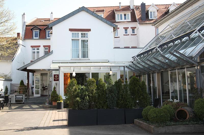 Hotel Goldener Stern Sankt Ingbert Exterior photo